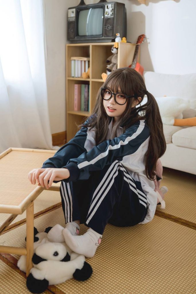 图片[1]-校服风穿搭少女，元气软萌。-桃雾阁