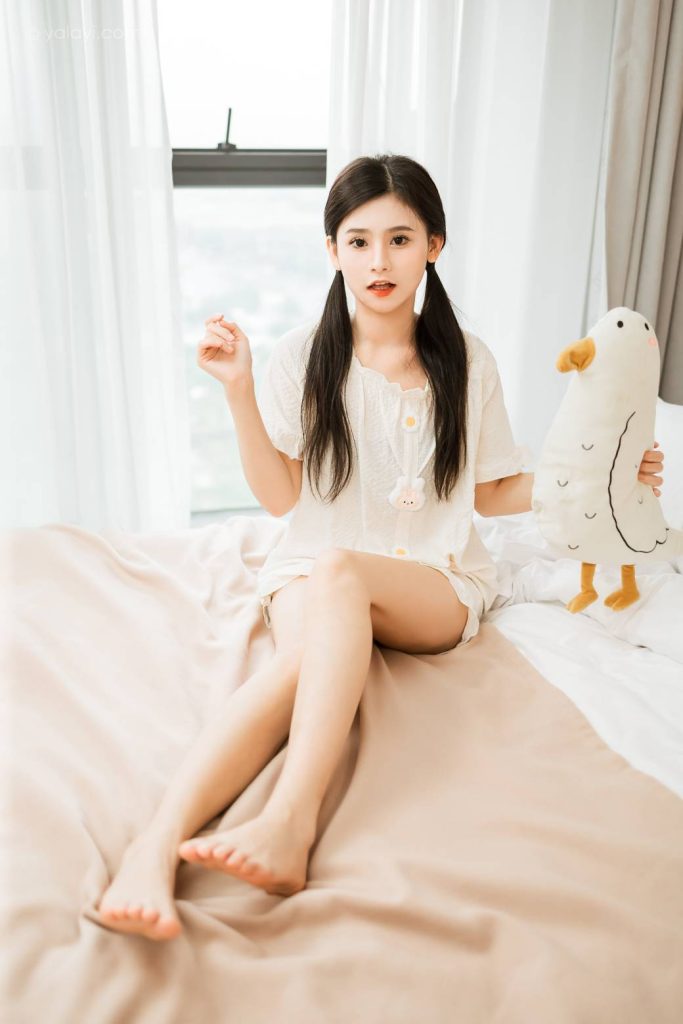 图片[1]-米白睡衣双马尾少女，软萌又治愈。-桃雾阁