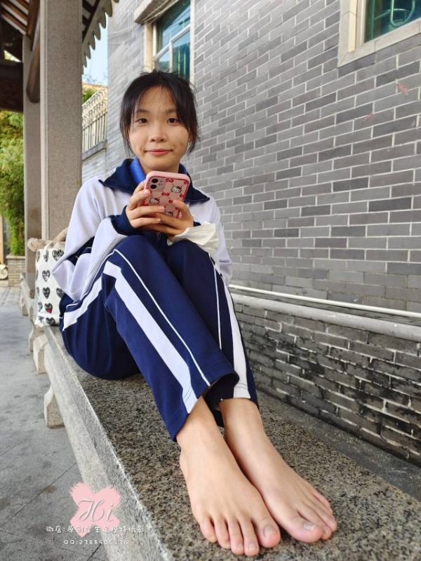 校服清纯少女，青涩又干净-桃雾阁