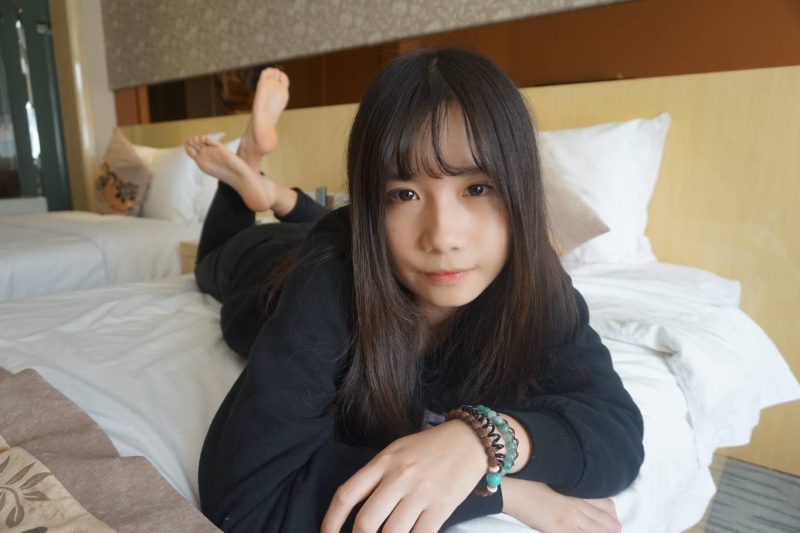 黑休闲装少女，清冷又温柔。-桃雾阁